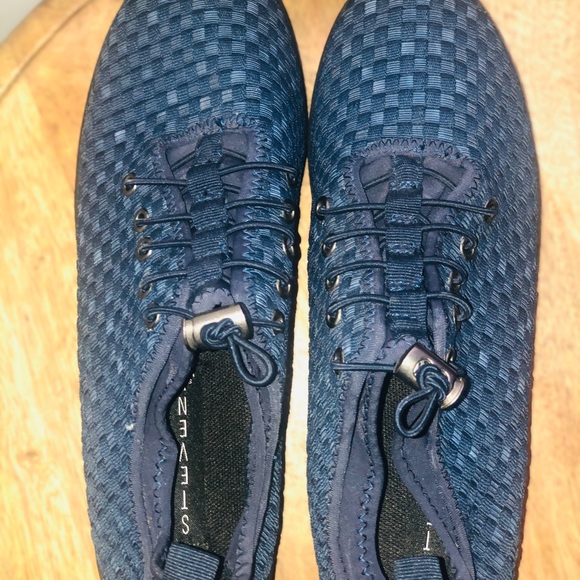 Steve Madden blue cross weave wedge sneakers. - Picture 2 of 5